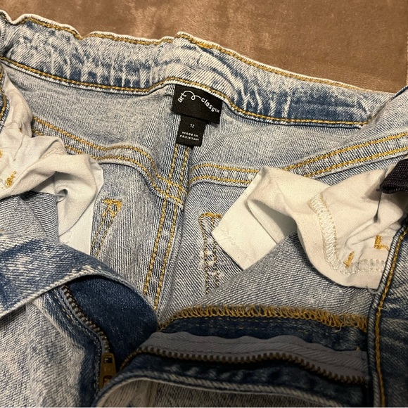 Girls Wilde Leg Jeans - Picture 2 of 3